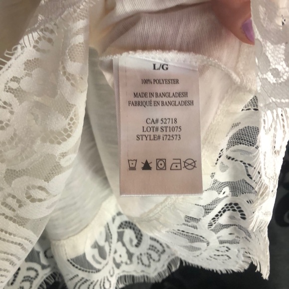 NWOT White T 🤍 - Picture 5 of 5